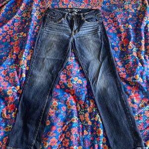 Size 8 Short; American Eagle women’s Straight super stretch jeans.